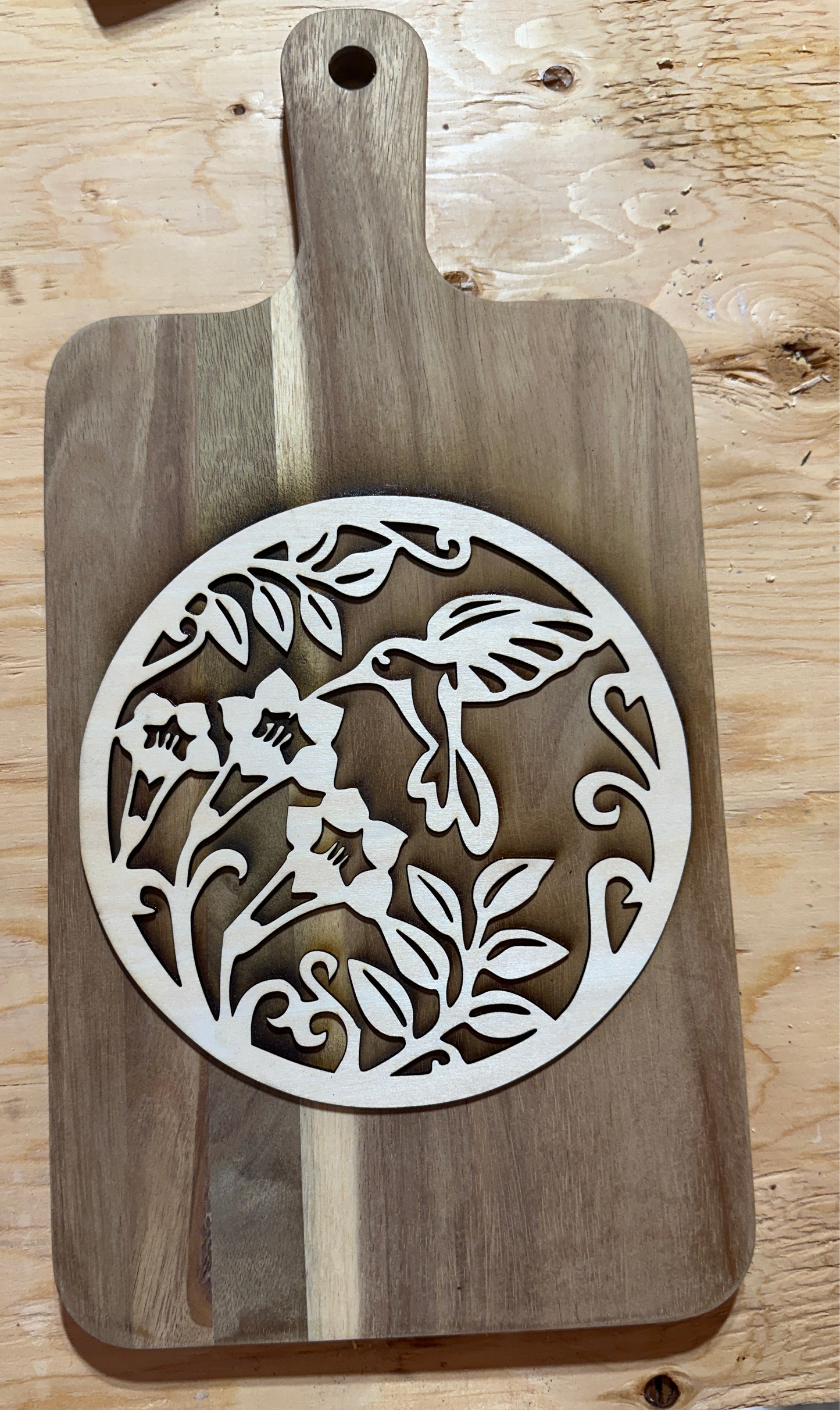 Acacia wood cutting board with inlay